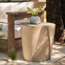 FES09 Creedon Outdoor End Table Enviormental View 1