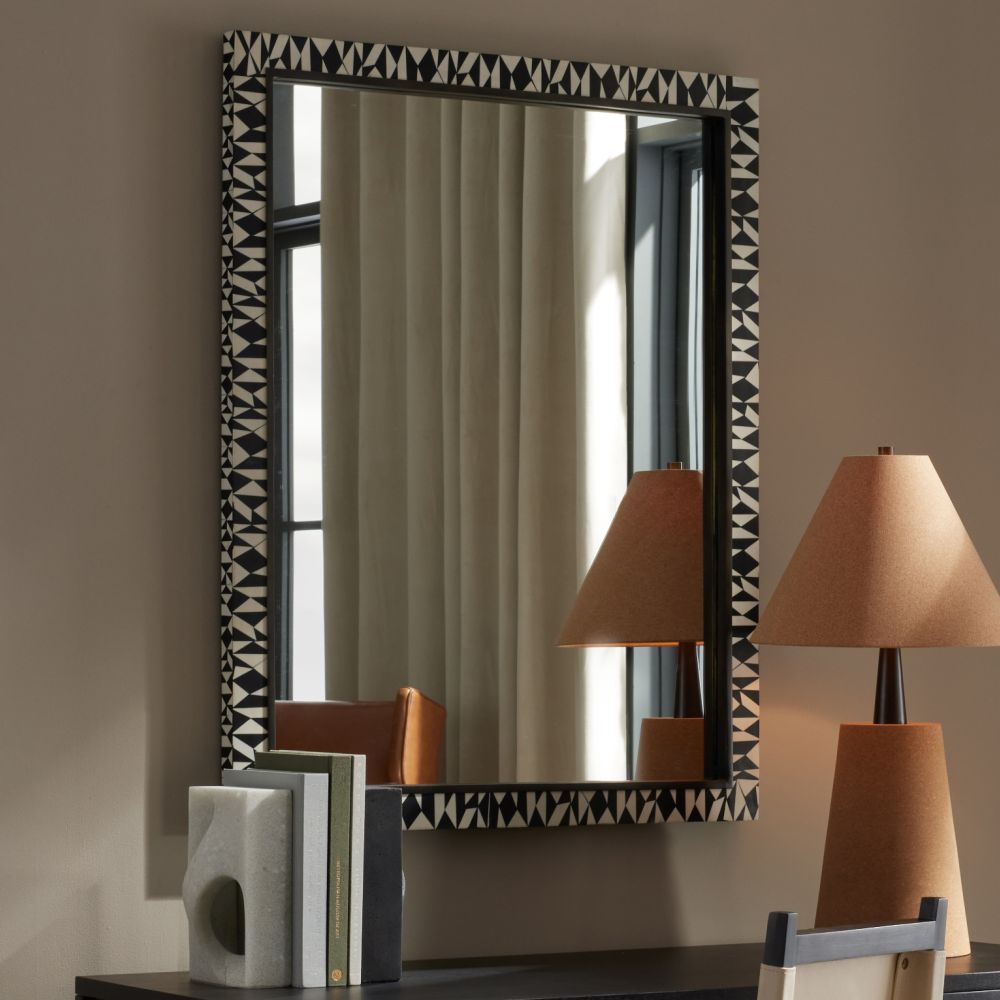 WMI36 - Aghassi Mirror - Black & White, Resin